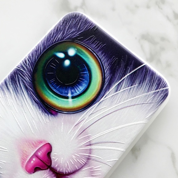 NEW iPhone 7 Plus/8 Plus SOFT Bright-eyed Cat Case - Picture 2 of 5